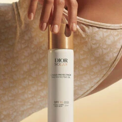 Dior Solar - L'Huile Protectrice Visage Et Corps SPF 15 Huile Solaire - Spray Solaire -Soins Du Corps Soldes dior solar l huile protectrice visage et corps spf 15 huile solaire spray solaire 2