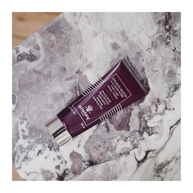 Sisley EMULSION EXQUISE À LA ROSE NOIRE 5 Sisley EMULSION EXQUISE À LA ROSE NOIRE – Image 3