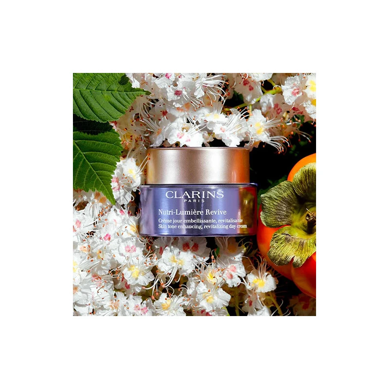 Clarins Nutri-Lumière - Crème Jour Embellissante Revitalisante 5 Clarins Nutri-Lumière - Crème Jour Embellissante Revitalisante – Image 3